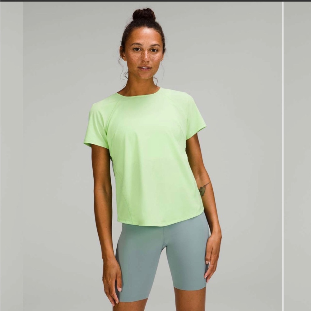 NWT Lululemon Lightweight Stretch Running Short Sleeve Shirt Size 6